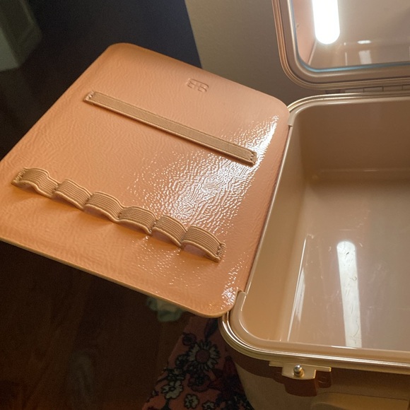 Beautifect Makeup Case - Picture 5 of 9